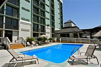 The Best Western Downtown is centrally located in historic Charleston. Guests can enjoy a day sightseeing or lounging by the pool at (Charleston Best Western) Charleston, South Carolina.