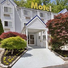 Pigeon Forge Vacations - GuestHouse Inn vacation deals