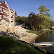 Wisconsin Dells Vacations - Delton Grand Resort & Spa vacation deals