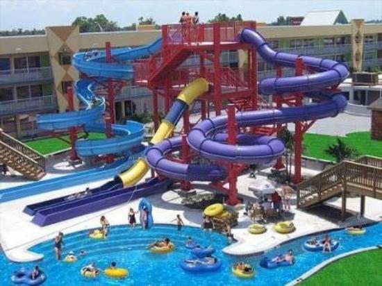 Orlando, FL | Last Minute Vacation | The Clarion Resort Hotel And Water Park In Orlando  | Free Breakfast | $25 Dining Dough